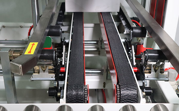 紙箱自動封箱機(jī),封箱機(jī),紙箱包裝機(jī)