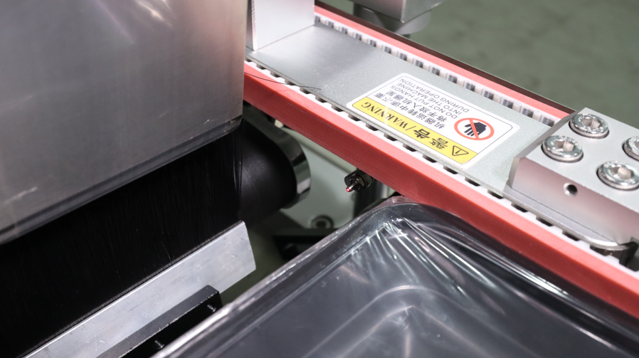 全自動轉角貼標機,轉角貼標機設備,全自動不干膠貼標機廠家,佼佼者